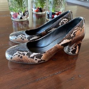 Donald Pliner Camy Block Heel Pump